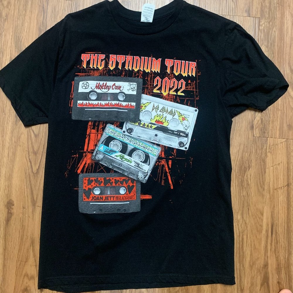 Motley Crue/Def Leppard US 2022 Concert Tour T-Shirt